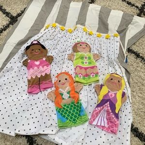 Crate Kids Puppet Theater Set